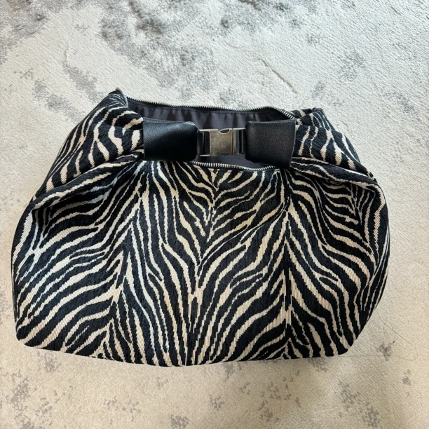 【大G精选】“时髦chic” 小众设计感时髦斑马纹大容量腋下包