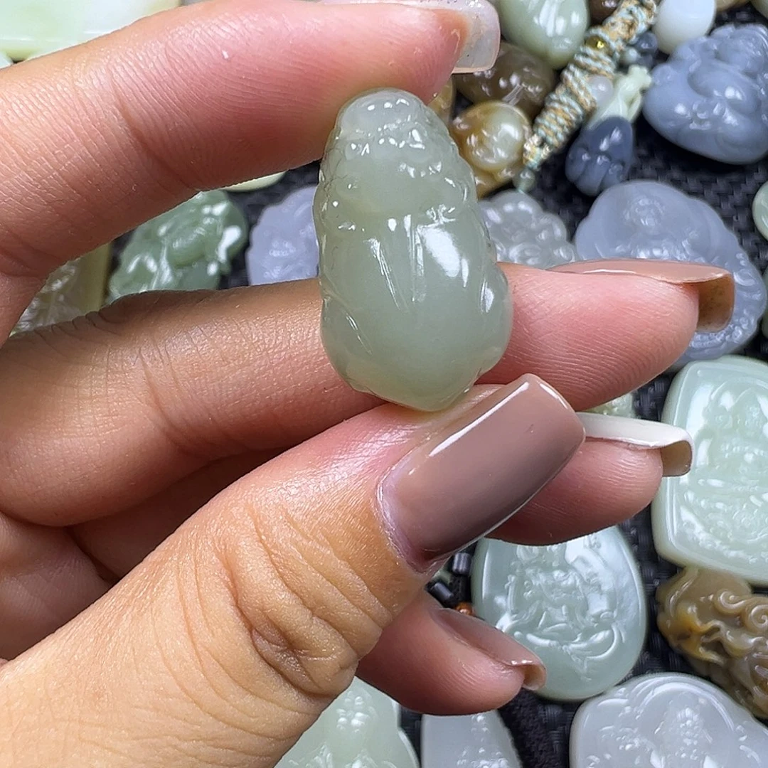 和田玉未镶嵌颈饰卡25