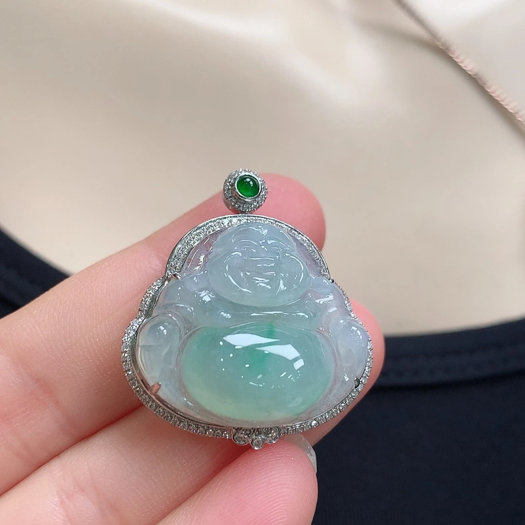 翡翠18K金镶嵌颈饰佛公