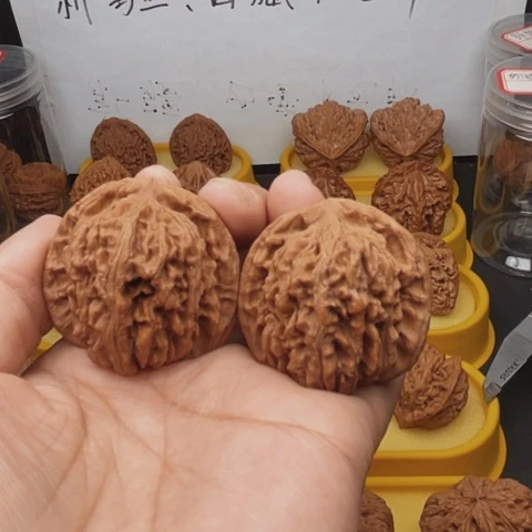 把件文玩核桃只***.