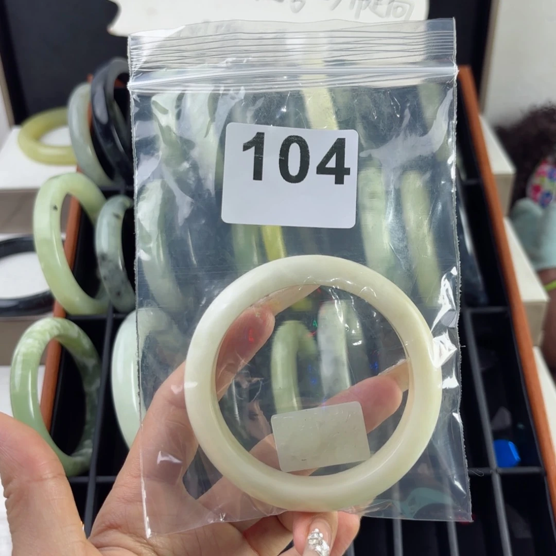 蛇纹石玉未镶嵌手镯晓**师