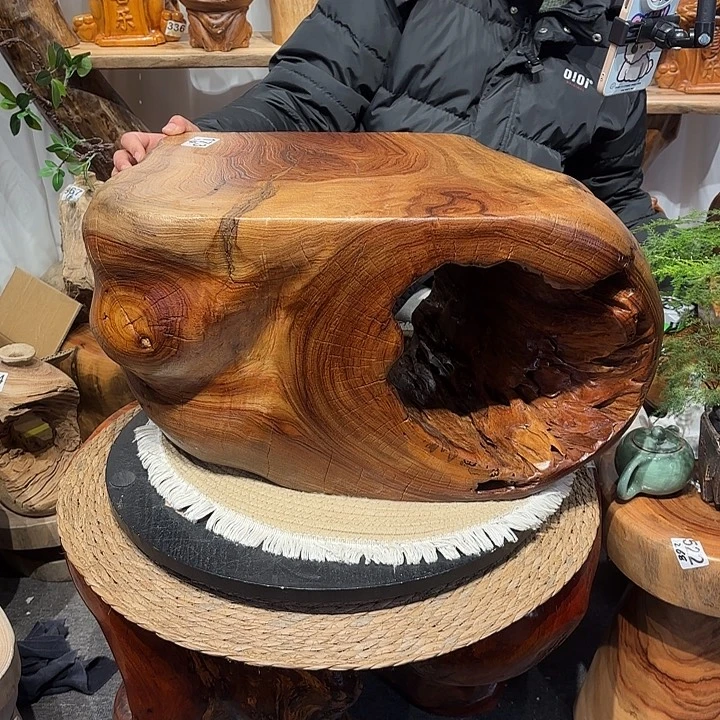 香樟木香樟木根雕凳子一物一拍编号173长45宽32高31