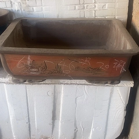 中国宜兴紫砂花盆，