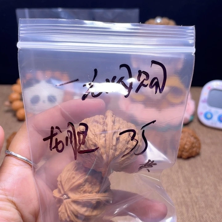 @***王文玩核桃吊坠文玩核桃手玩把件