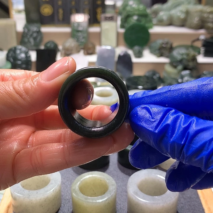 k***n和田玉未镶嵌珠宝半成品