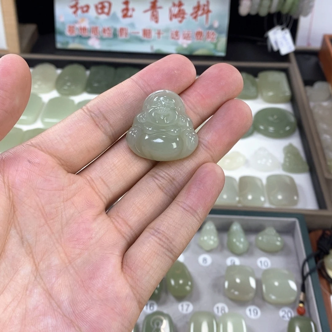 纯***量和田玉未镶嵌颈饰