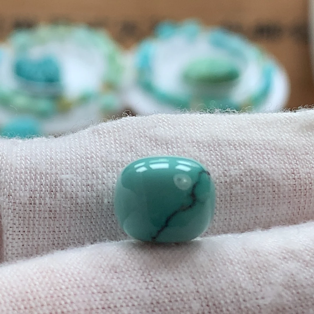 绿松石未镶嵌原矿绿松石老型配饰