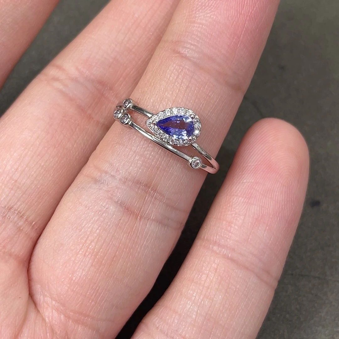 坦桑石戒指银S925镀金镶嵌坦桑石戒指