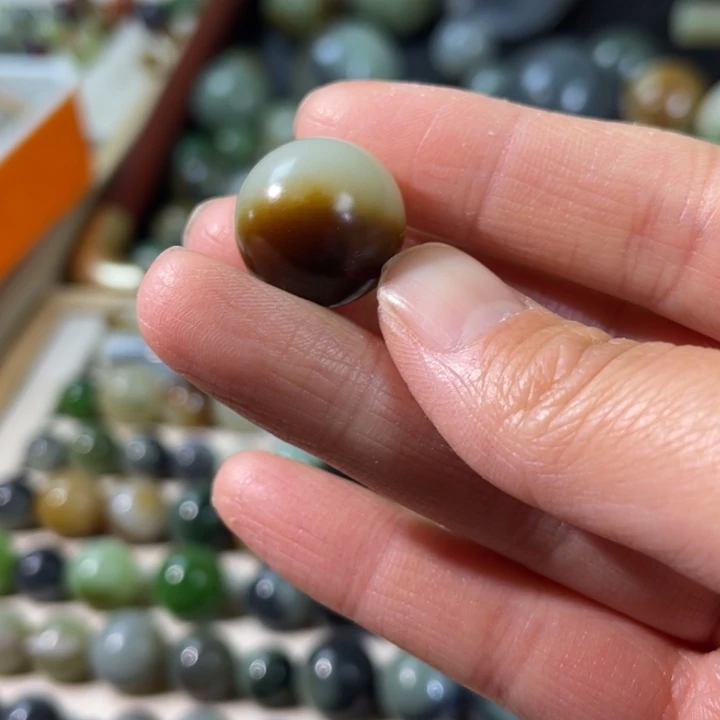 和田玉（糖玉）未镶嵌珠宝半成品18