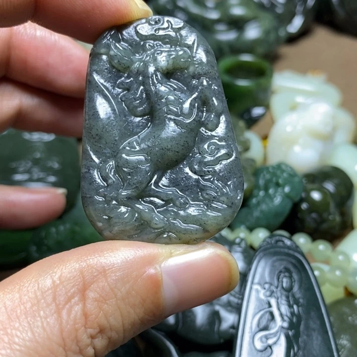 和田玉未镶嵌颈饰
