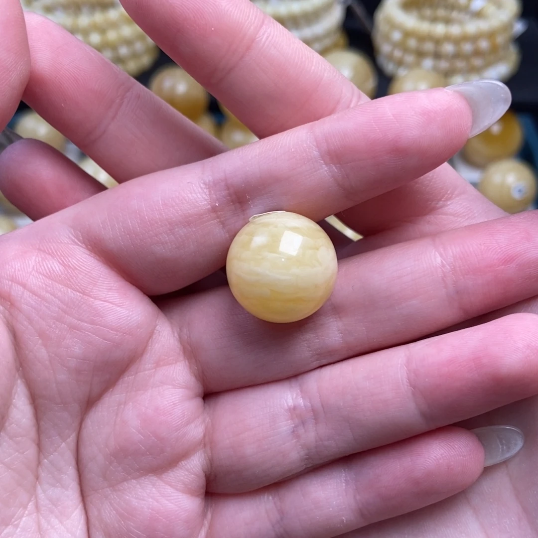 ****蜜蜡未镶嵌珠宝奇石
