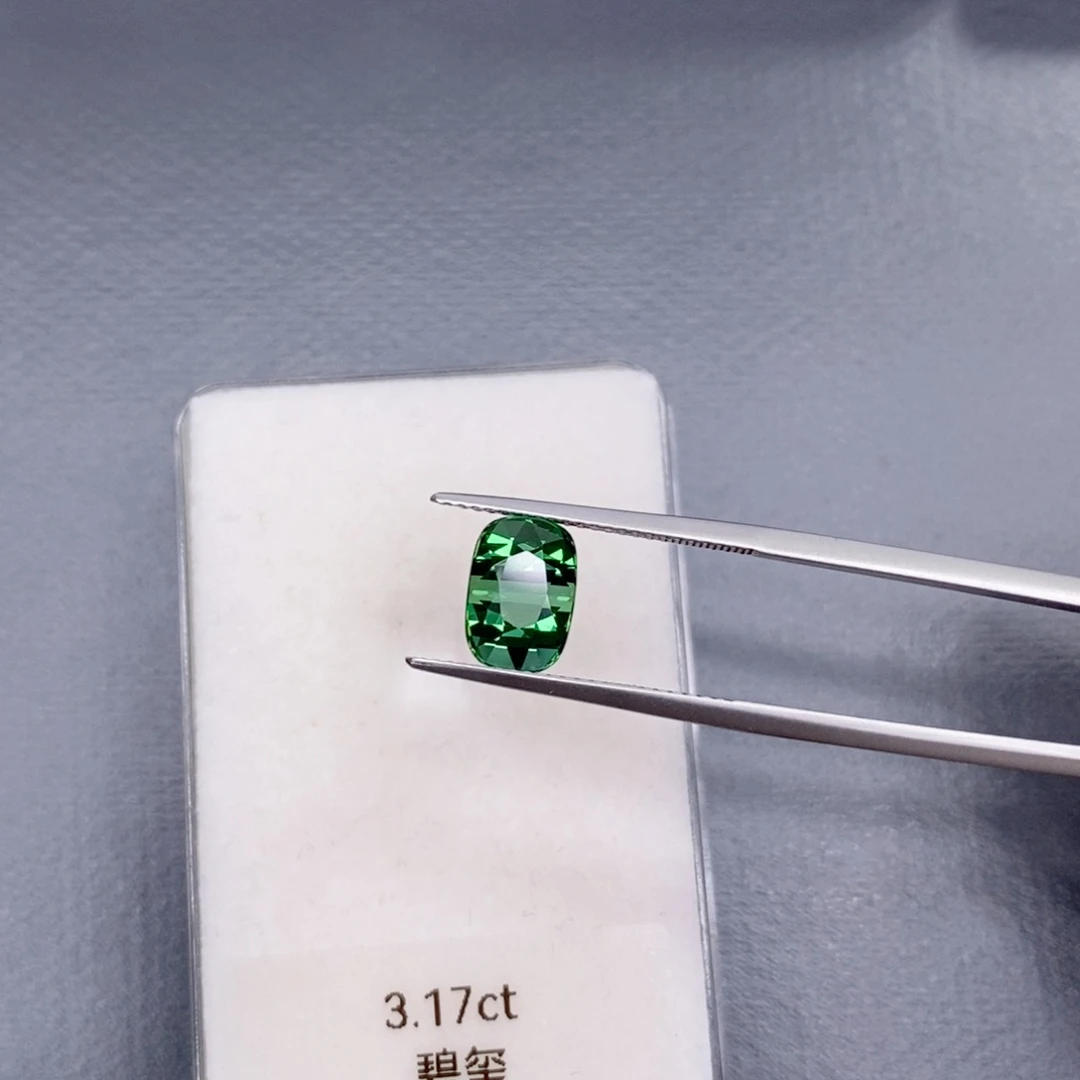 裸石未镶嵌碧玺3.17克拉