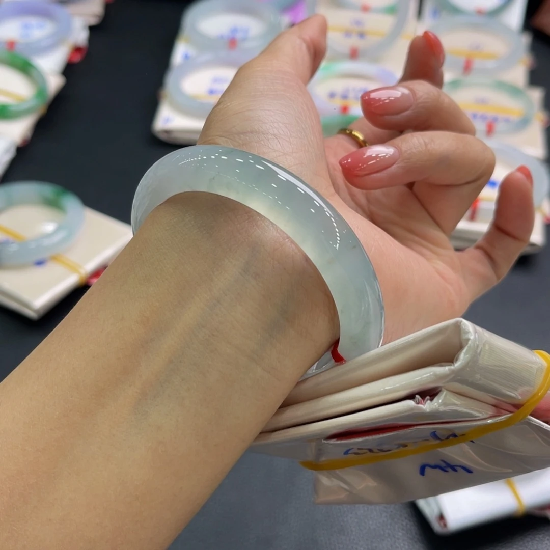 翡翠未镶嵌手镯缅甸