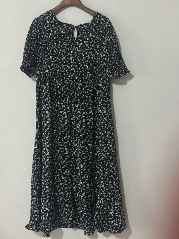 碎花三宅风v领连衣裙