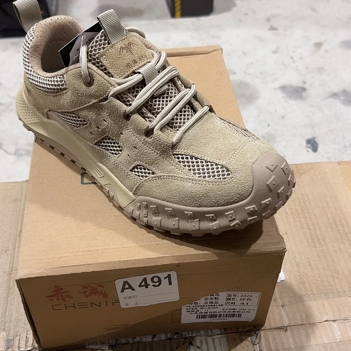 491号。42码防砸防刺劳保鞋。