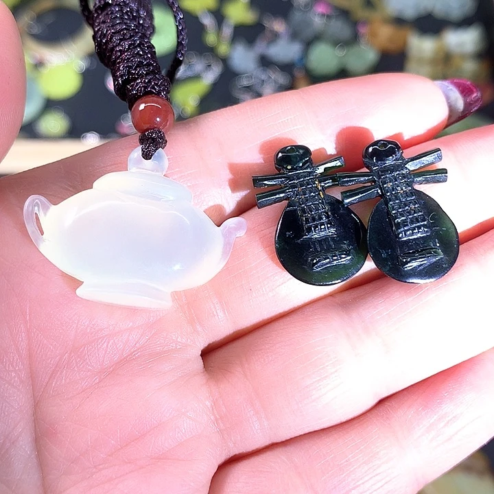 蛇纹石玉耳饰未镶嵌慧***花