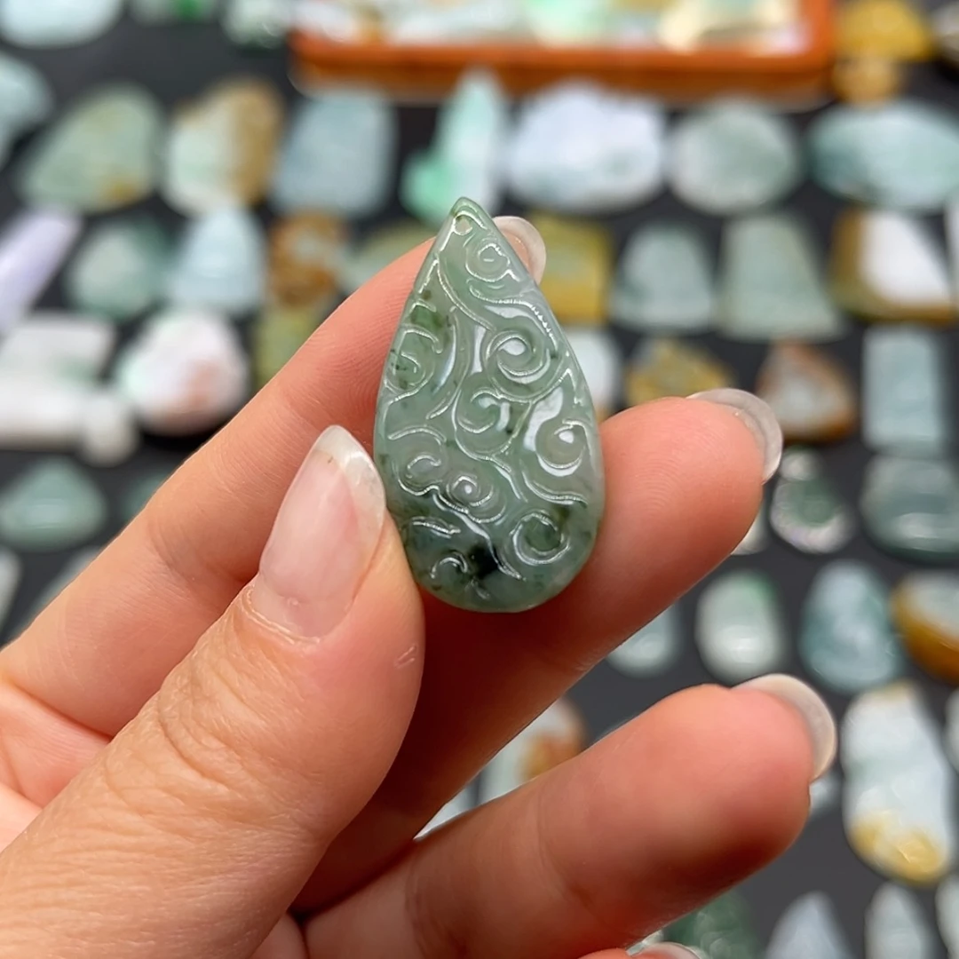 【闪购商品】翡翠颈饰未镶嵌仿古牌