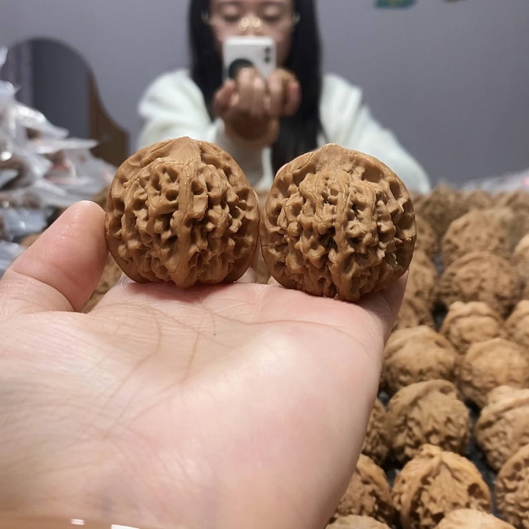 文玩核桃吊坠秦闷38黄