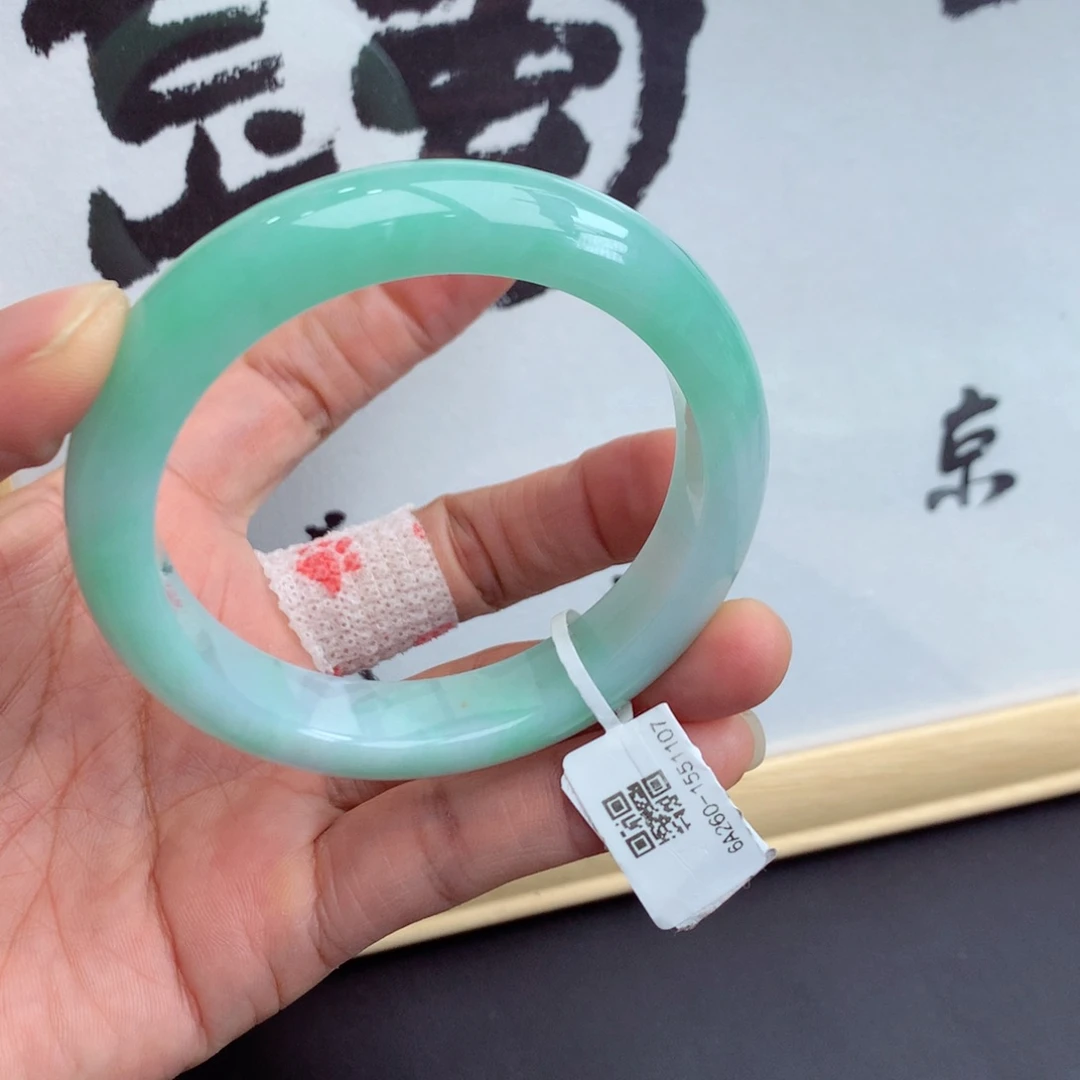 翡翠手镯未镶嵌缅甸翡翠