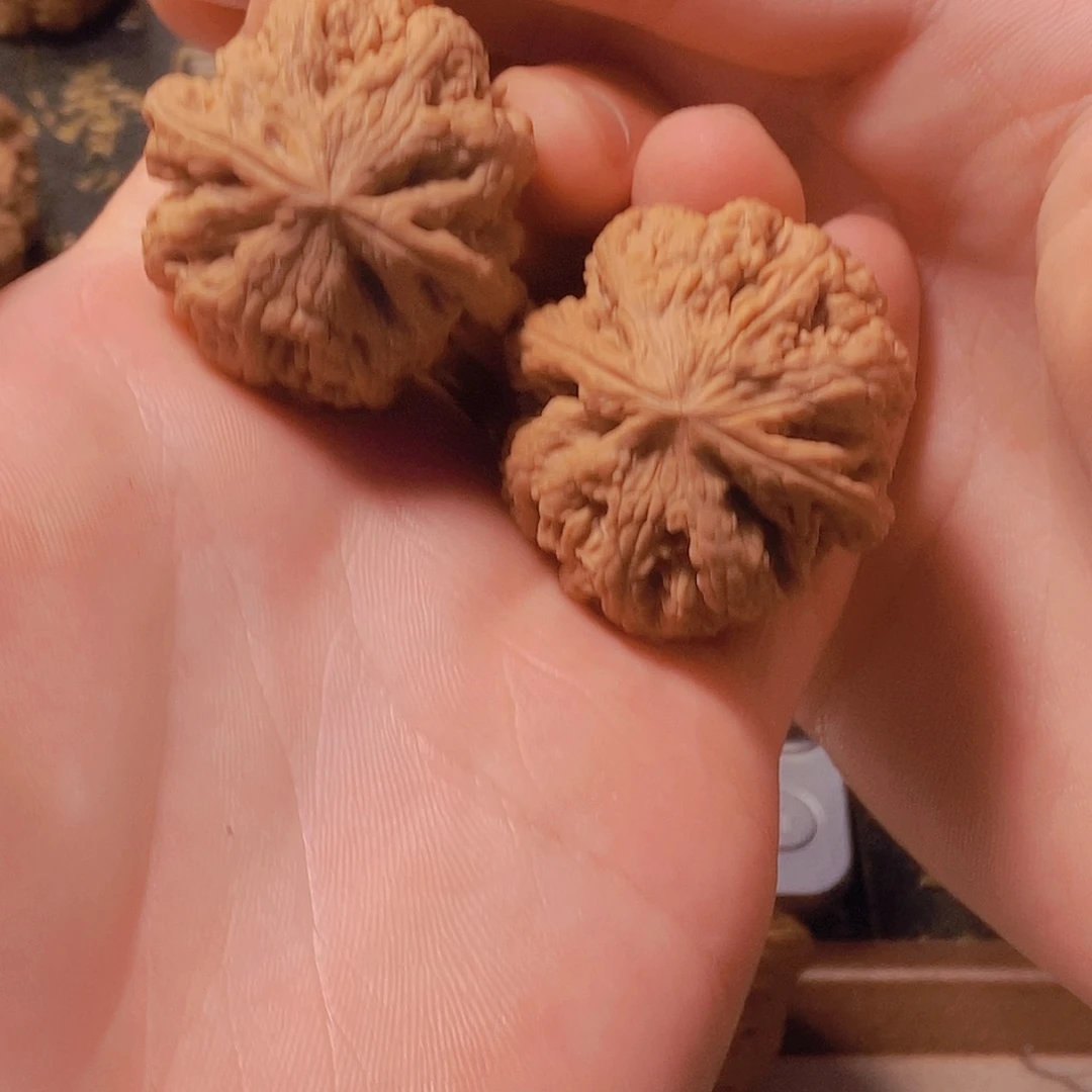 文玩核桃吊坠38 劲