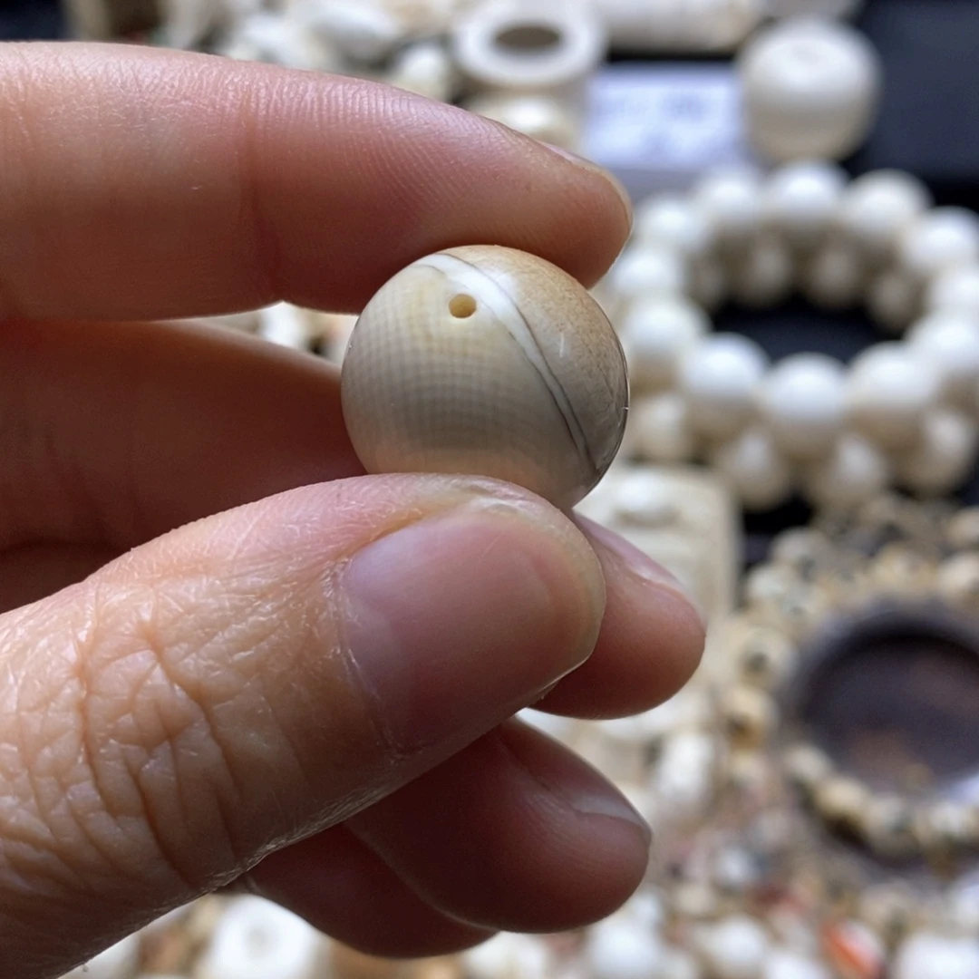 非金属无镶嵌保真猛犸金眼配珠尺寸17.8 有裂