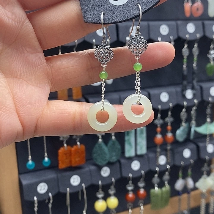 和田玉银S925镶嵌耳饰方*