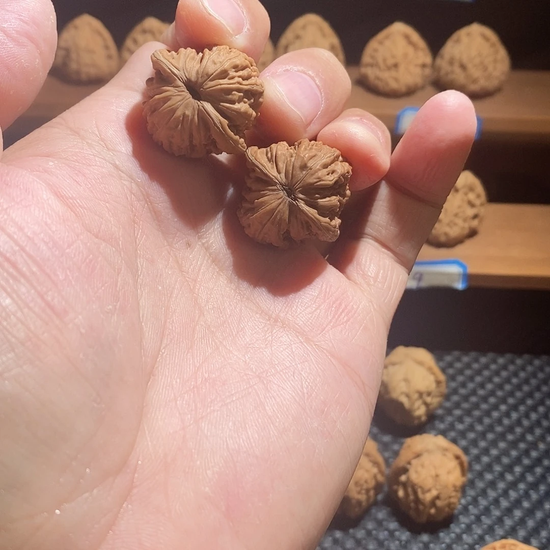 无***浪吊坠文玩核桃28尺寸四座楼手捻儿