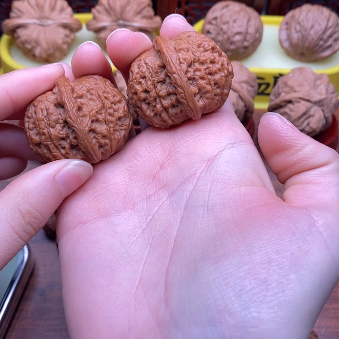 吊坠文玩核桃?血麒麟