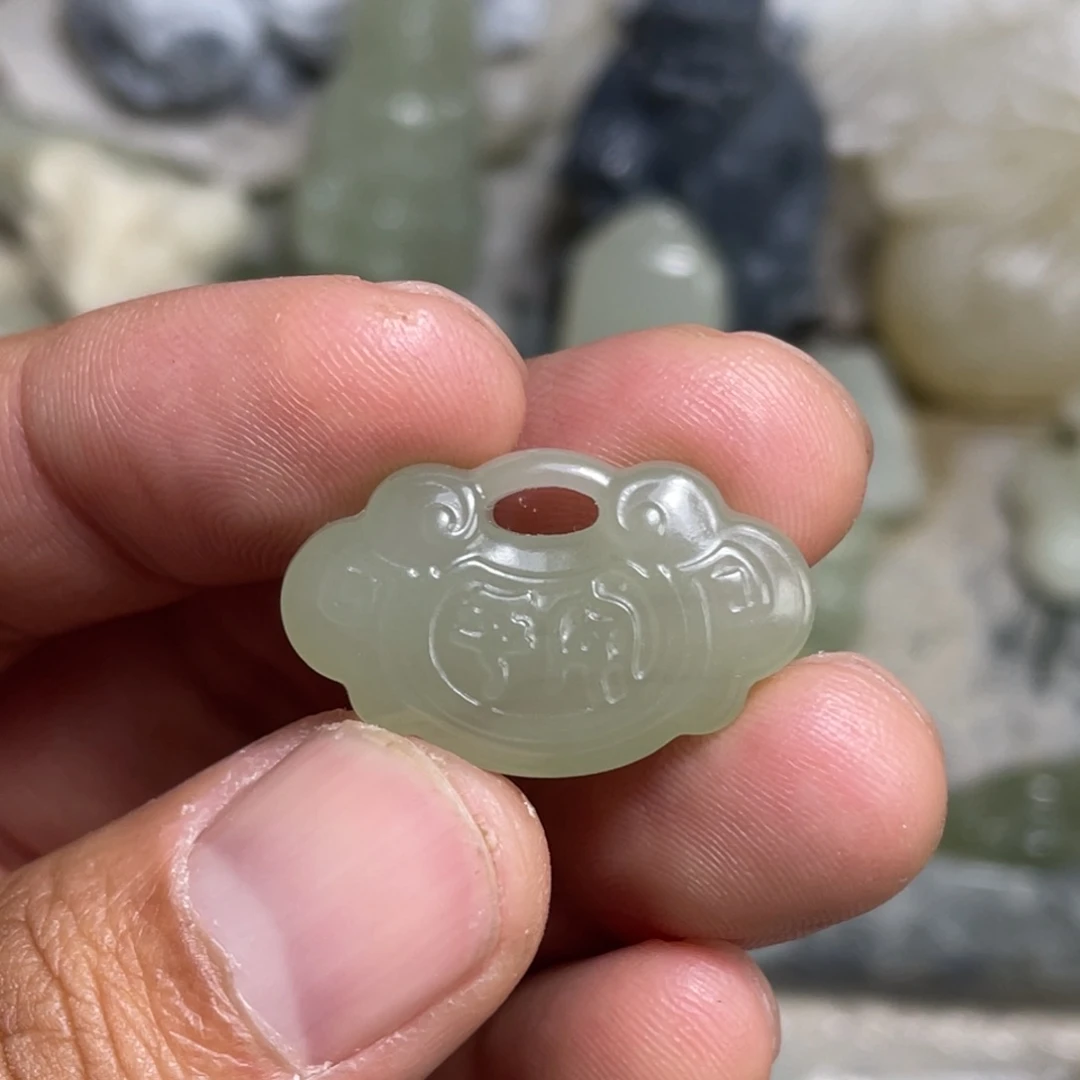 颈饰未镶嵌和田玉