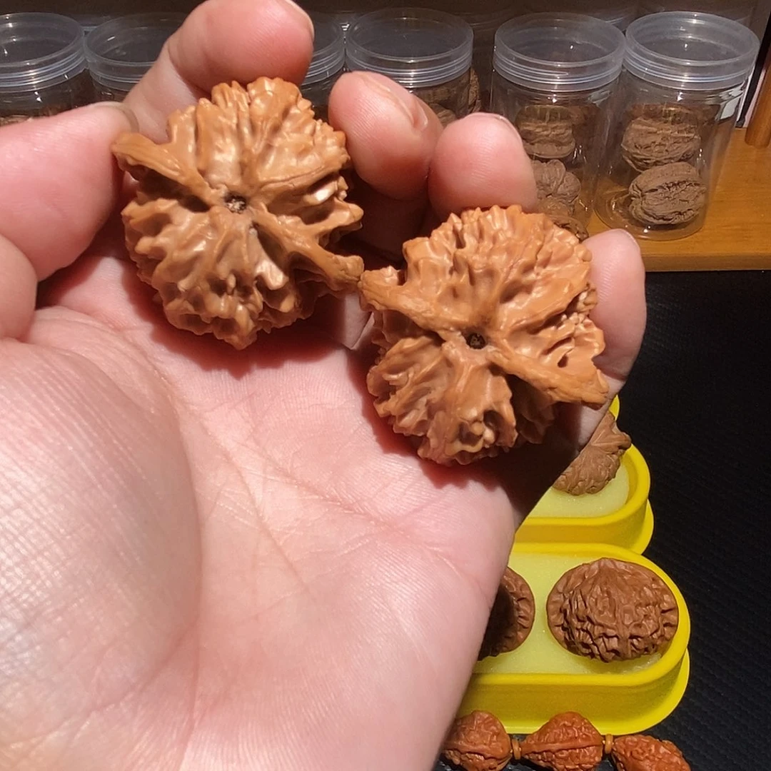 文玩核桃吊坠苹果园