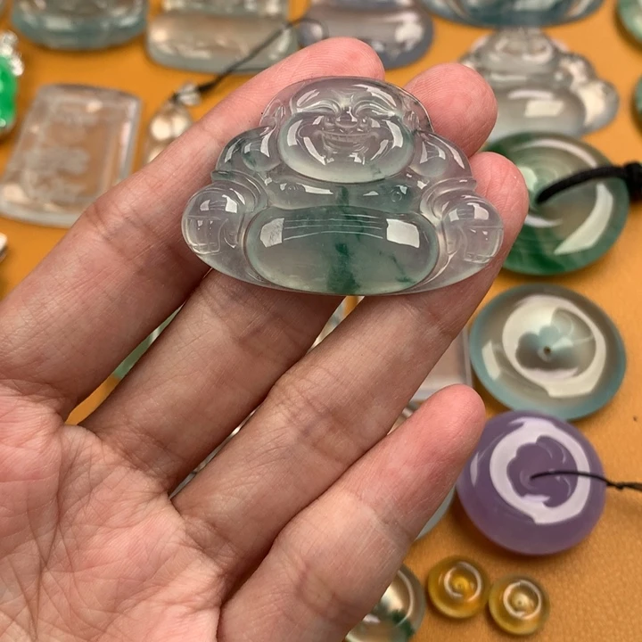 颈饰未镶嵌翡翠….