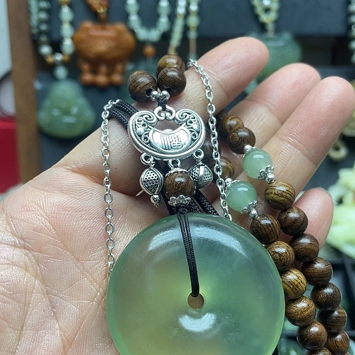 未镶嵌蛇纹石玉颈饰