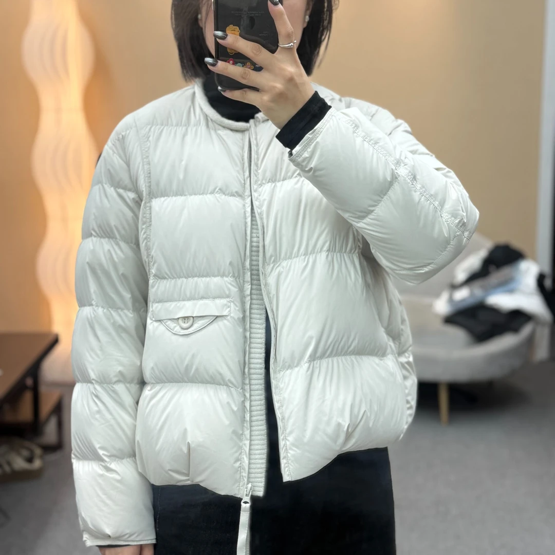 新国标90白鸭绒秋冬女士小个子短款休闲时尚中厚轻奢高蓬松羽绒服