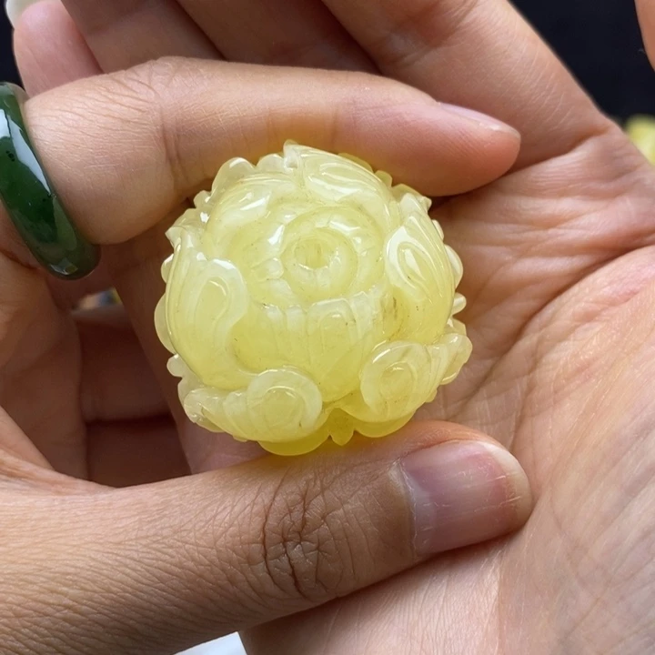 未镶嵌蜜蜡裸石微瑕，13.3g