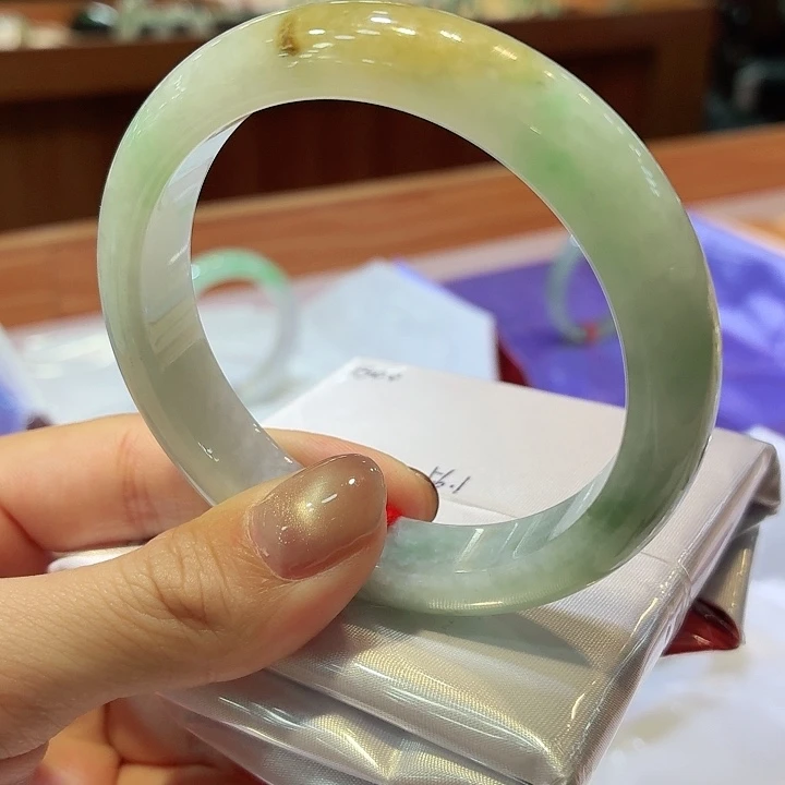 翡翠未镶嵌手镯56.1圈口）18#