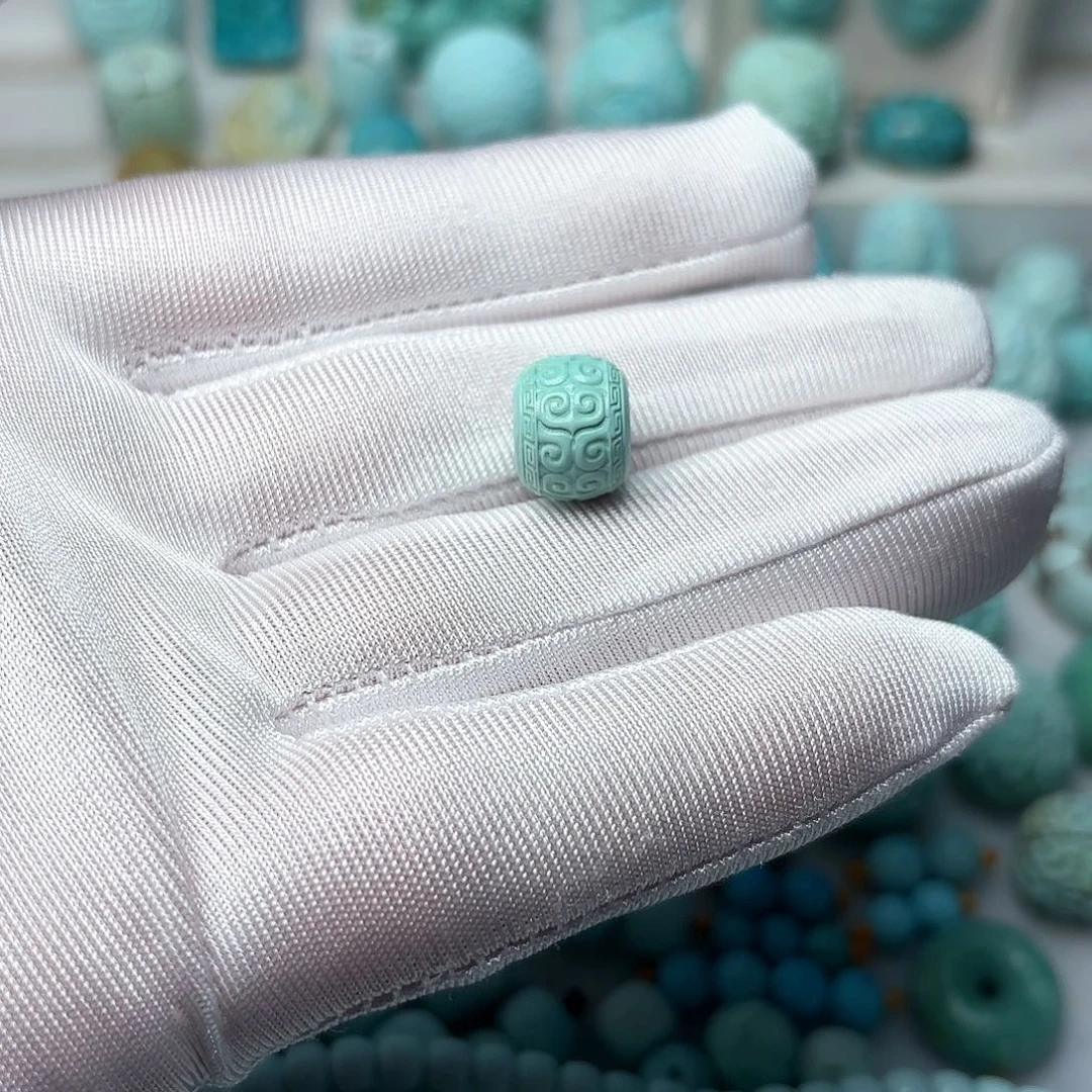 绿松石未镶嵌雕刻件