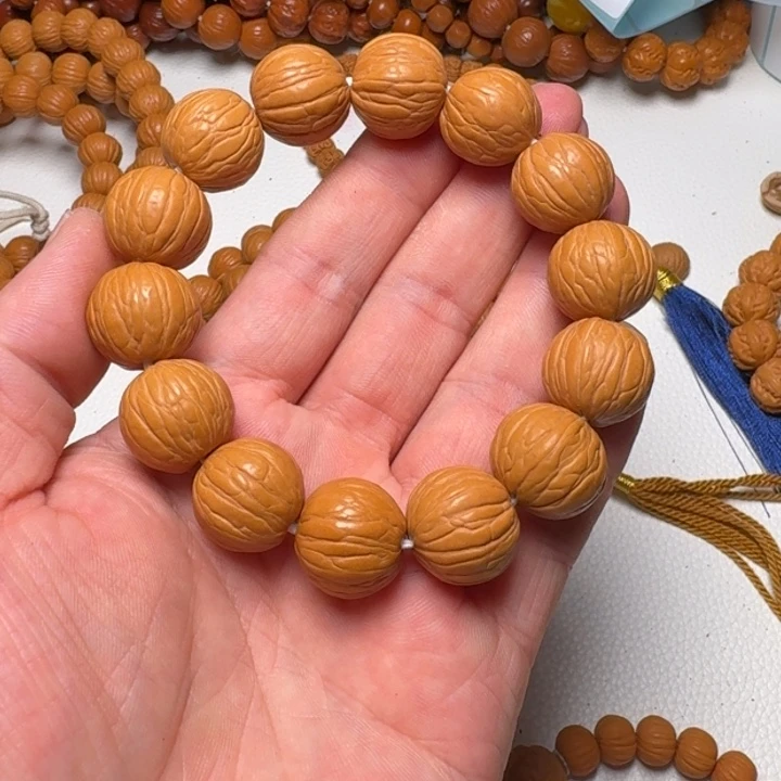 猴头核桃吊坠微**曦聚宝盆