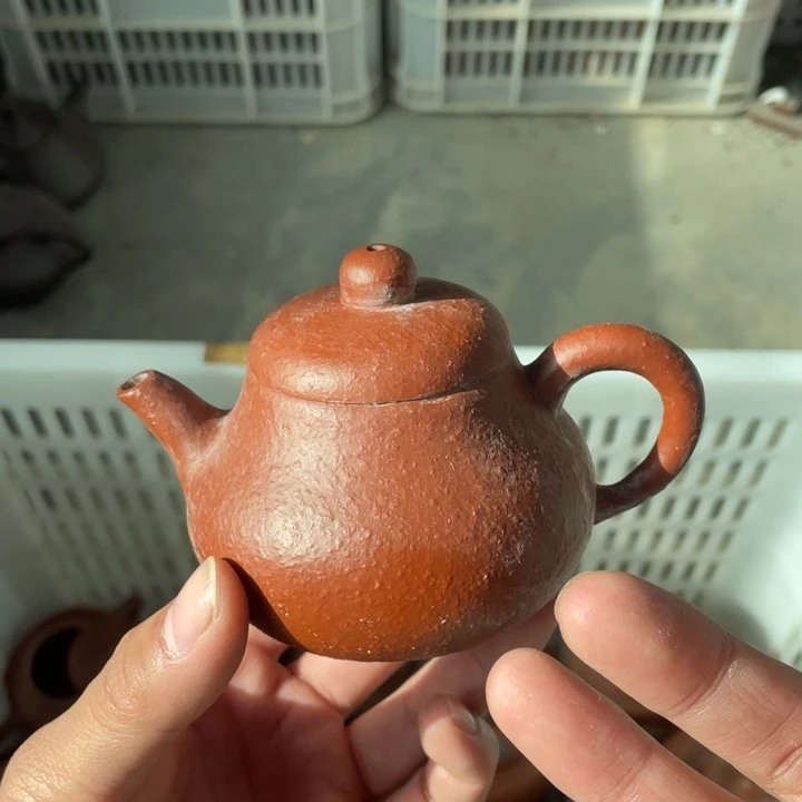 老厂紫砂壶一件。