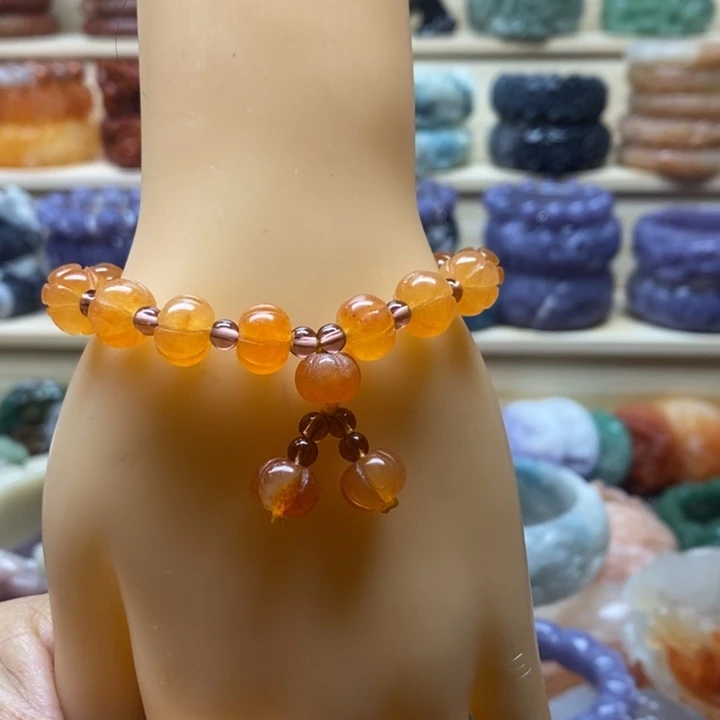 未镶嵌手镯石英质玉