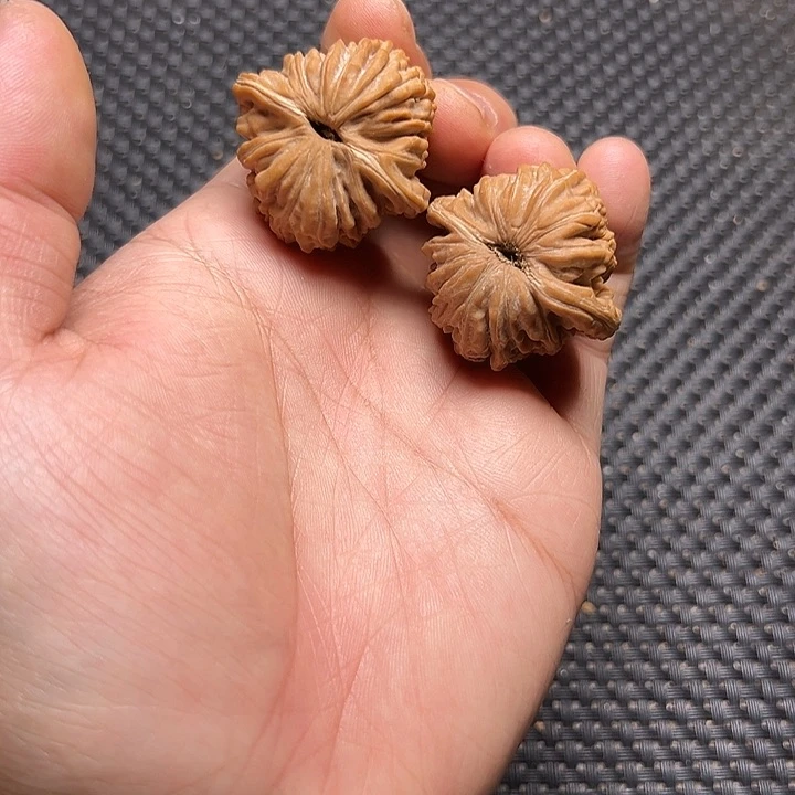 文玩核桃吊坠四座楼