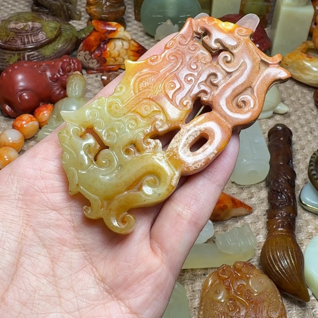 蛇纹石玉未镶嵌颈饰