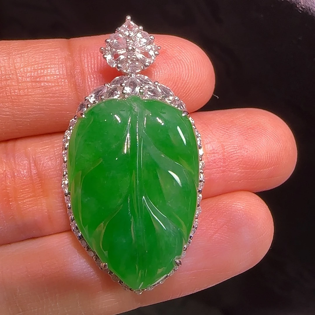 翡翠18K金镶嵌耳饰