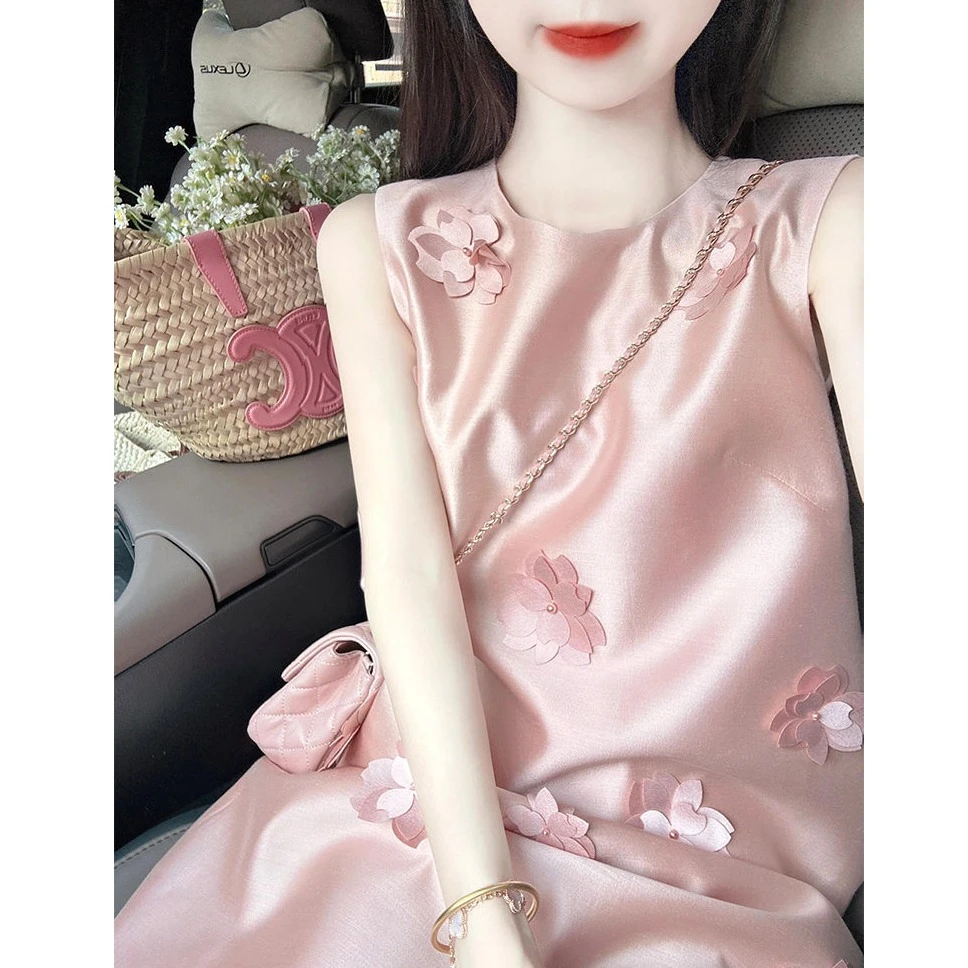 夏季气质女神范高级感端庄大气温柔风醋酸缎面粉色立体花朵连衣裙