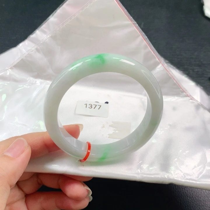 翡翠手镯未镶嵌03。