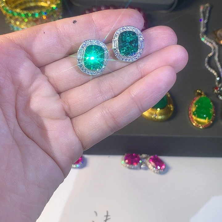 非金属63耳钉。