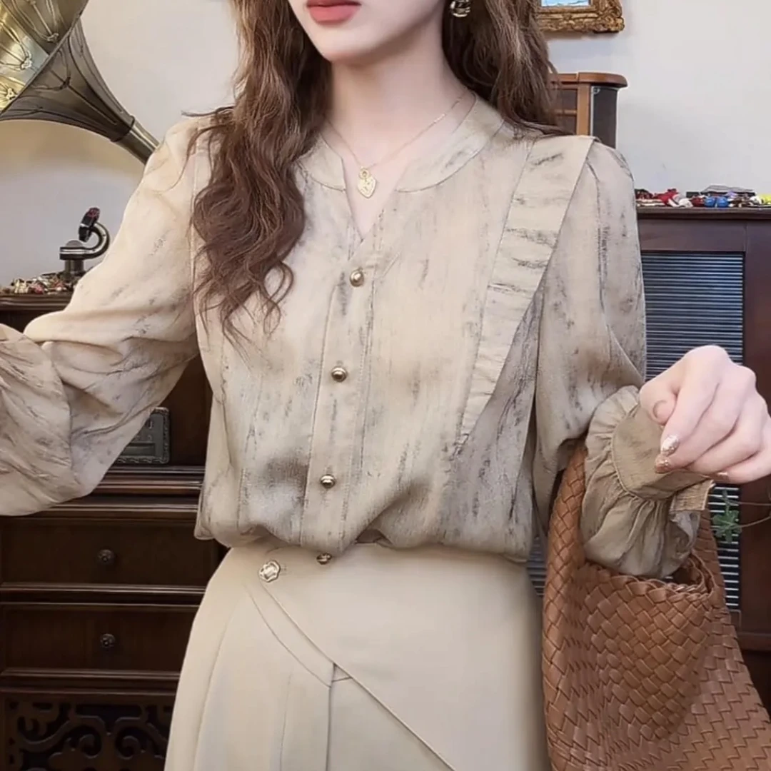 高级感复古V领气质长袖衬衫女时尚宽松显瘦洋气新款春秋小众上衣