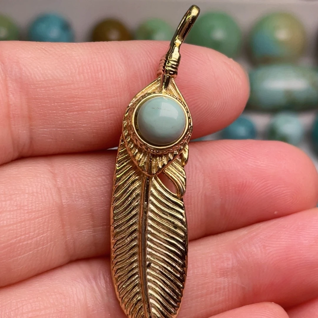 绿松石未镶嵌颈饰