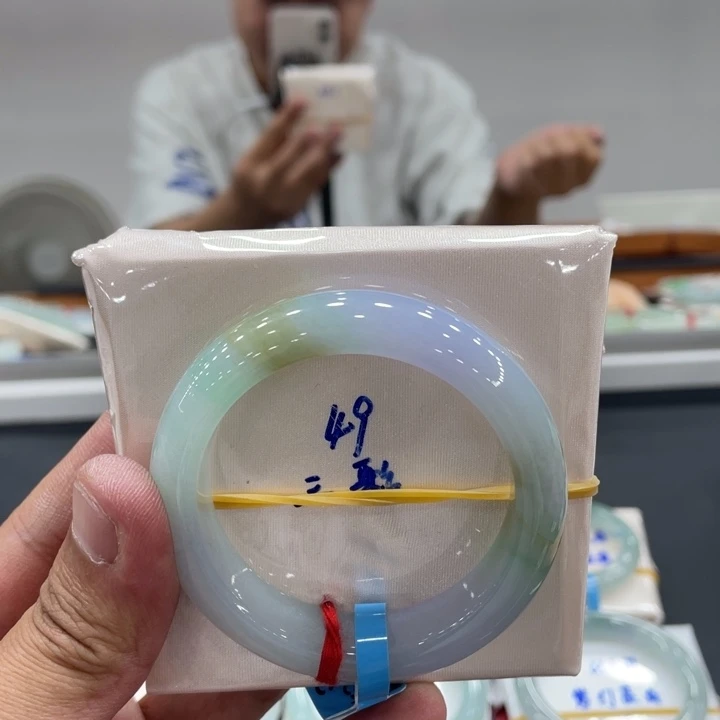 翡翠未镶嵌手镯缅甸翡翠