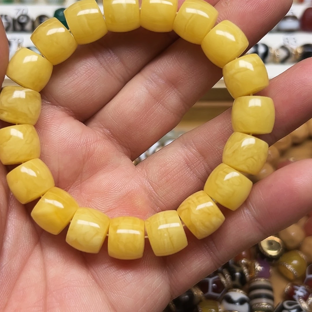 九***哥蜜蜡未镶嵌裸石15