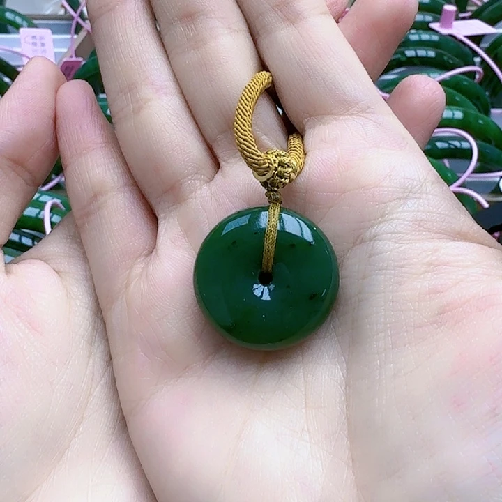 和田玉挂坠未镶嵌